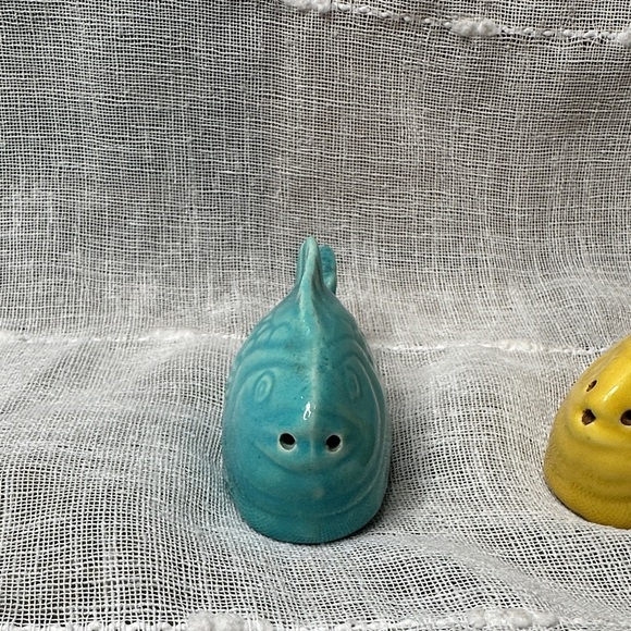 Vintage 1950s Bauer Chicken Of the Sea Advertising Salt and Pepper Shakers Fish - Picture 13 of 16